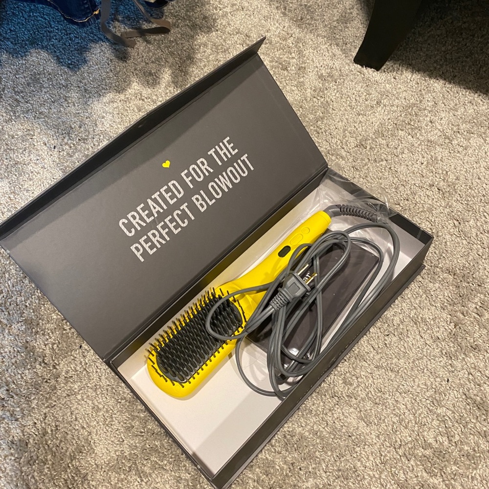 Drybar The Brush Crush